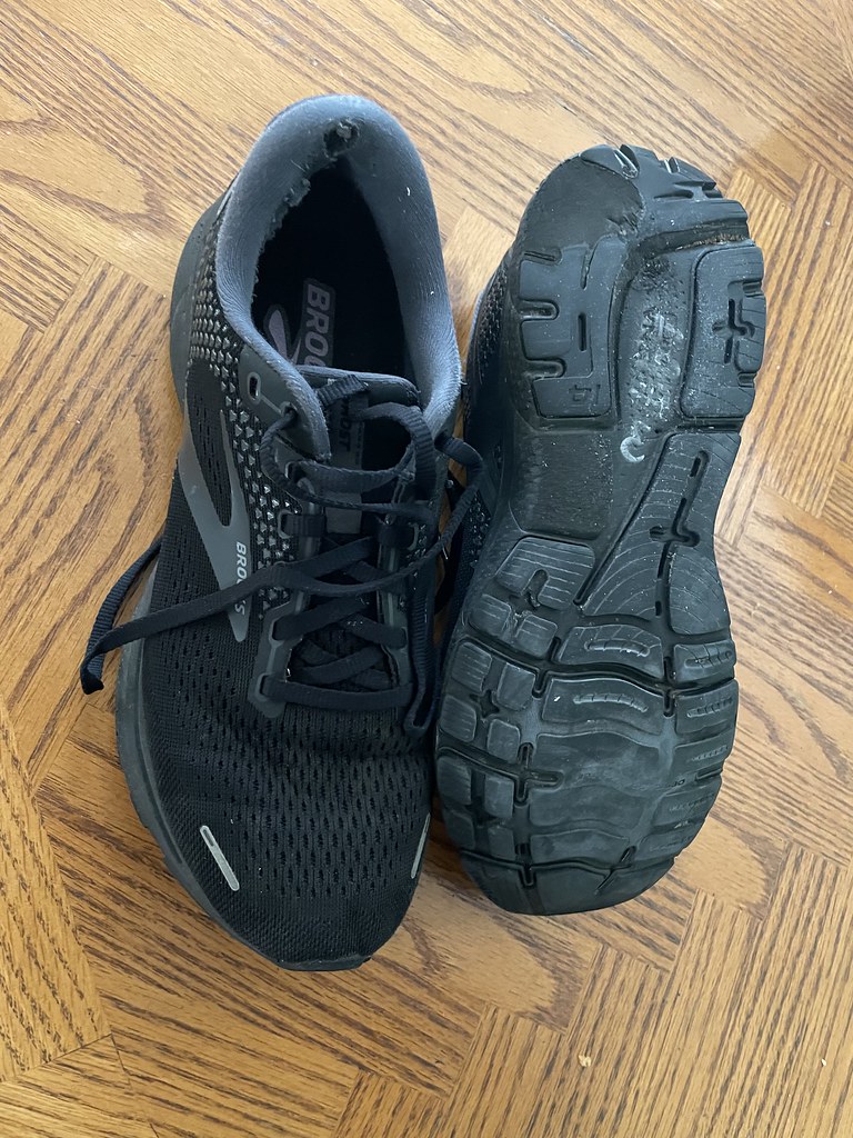 Brooks Ghost 14 womens size 9.5, these were a thrift stor… Flickr