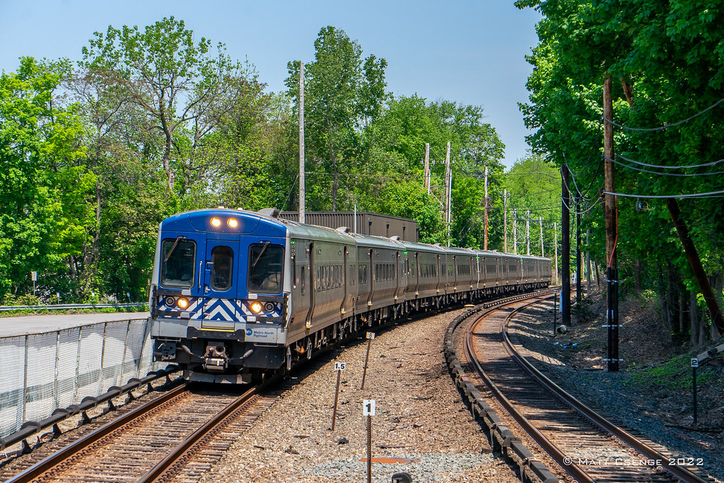 Harlem Valley Transit A southbound Harlem Line train is se… Flickr