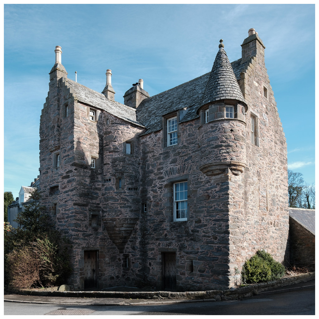 fordyce castle 0152 Built in 1592 www.undiscoveredscotland… Flickr