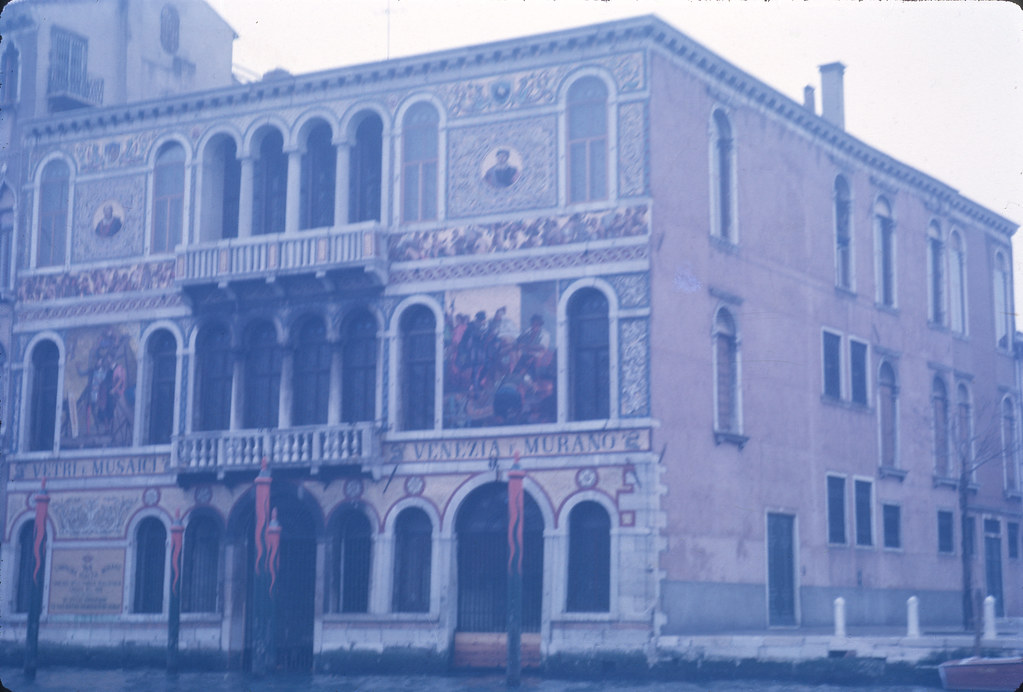 The biggest and fanciest houses/palaces faced the Grand Ca… Flickr