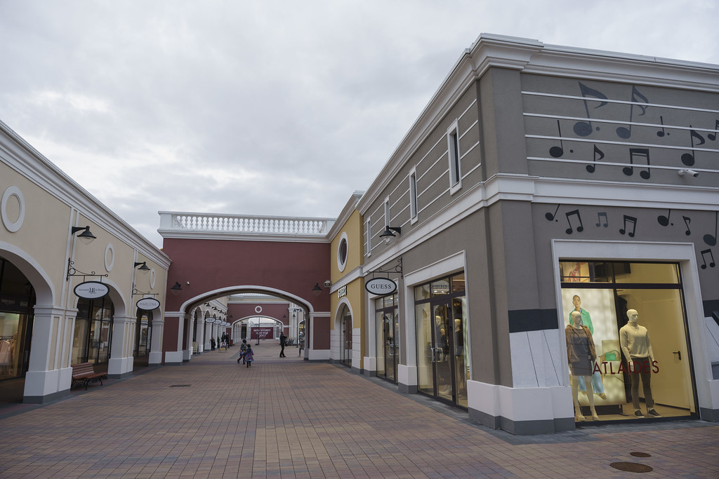 TC "Via Jurmala Outlet Village", 25.03.2023. Dāvis Kļaviņš Flickr