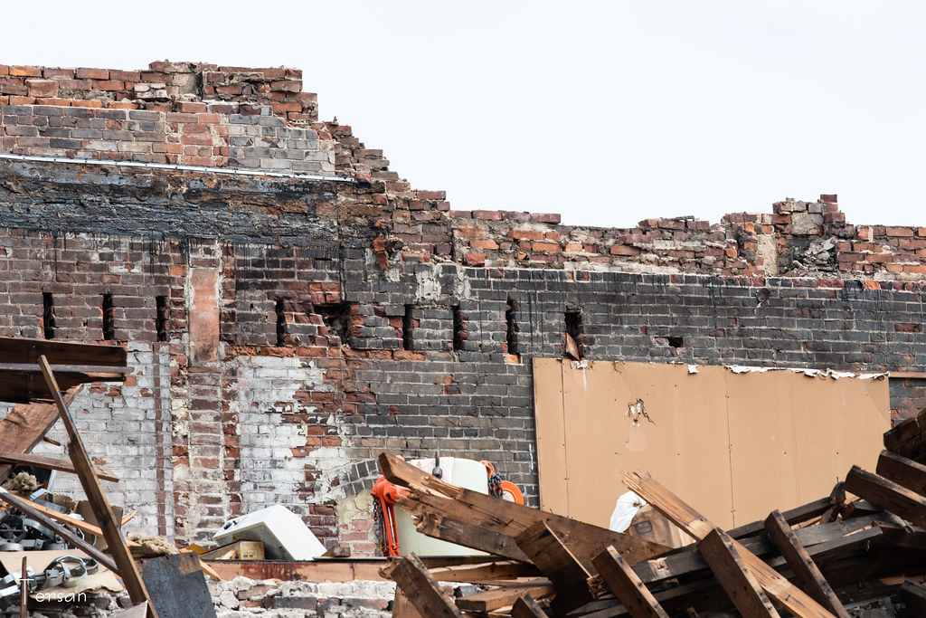 T85_3512 Catlettsburg Ky building collapse during the high… Flickr