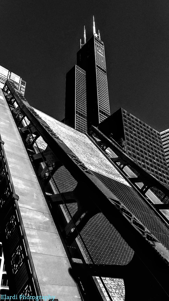 Sears Tower It will always be the Sears Tower!! Missy Elardi Flickr
