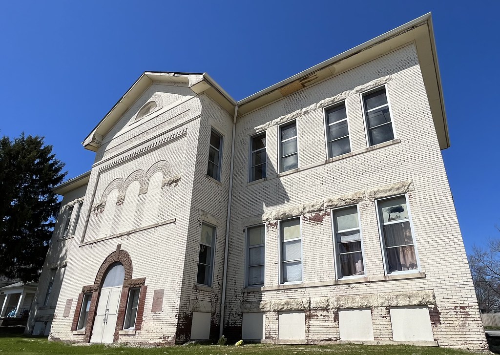 Old Columbia School, Collinsville, Illinois Hrolf Svensen Flickr