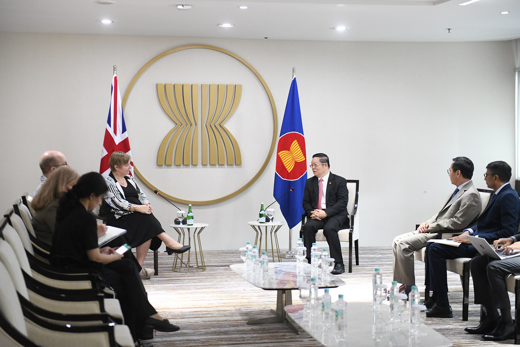 New Ambassador of the United Kingdom to ASEAN presents cre… Flickr