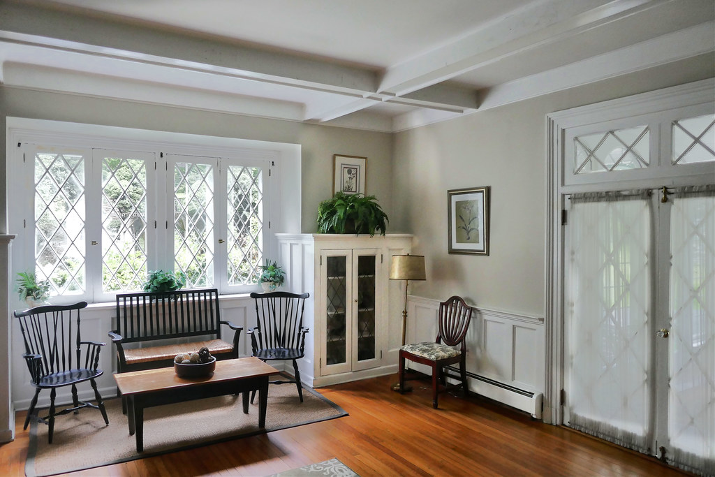 A Nice, WellLit Room Douglas House, Orangeburg, NY. Flickr