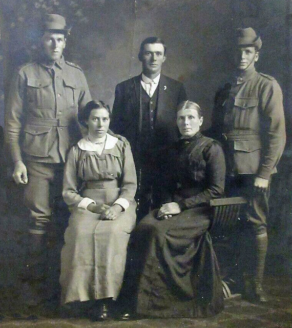 Five members of the Roberts family of Castlemaine, Victori… Flickr