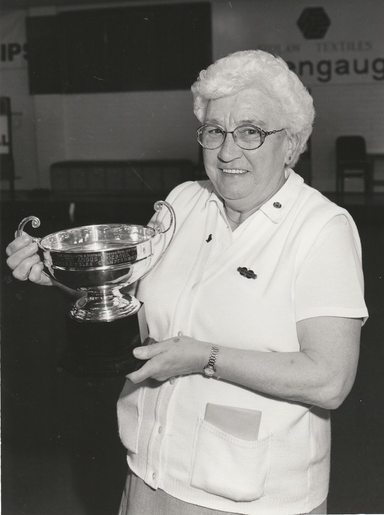 Indoor Bowls ladies champ 1998 Fay Pearson with the Angus … Flickr