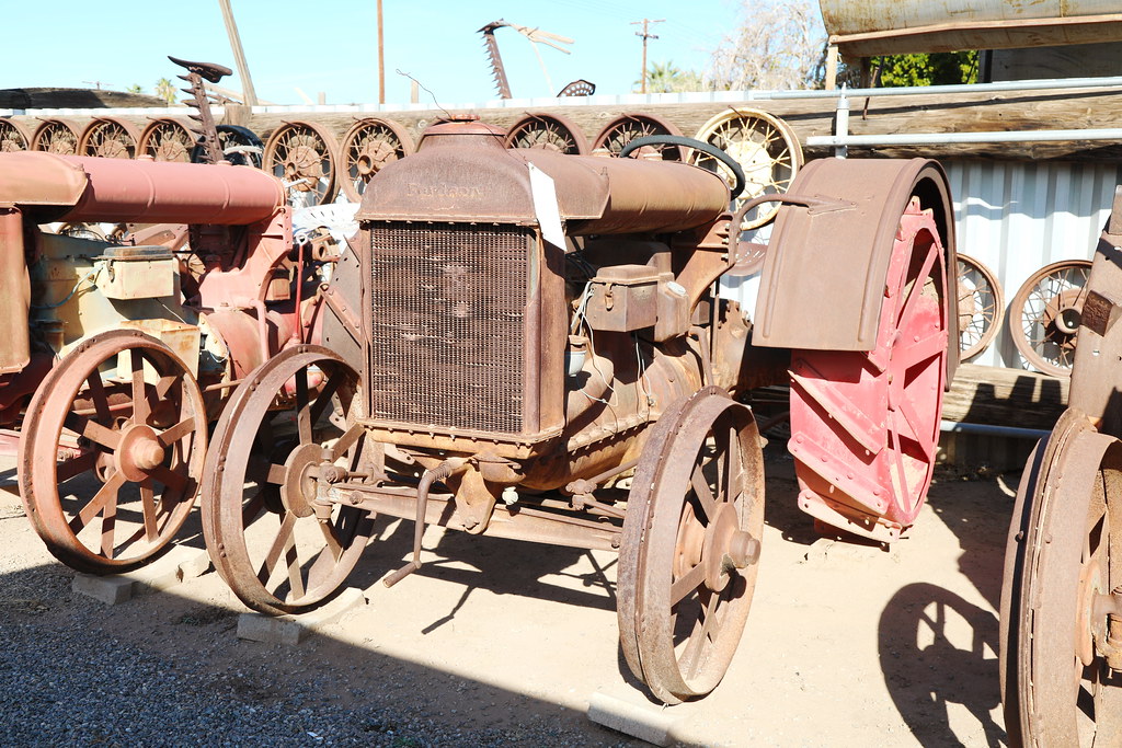 Fordson Tractor Cloud Museum in Winterhaven CA 18.1.2023 0… Flickr