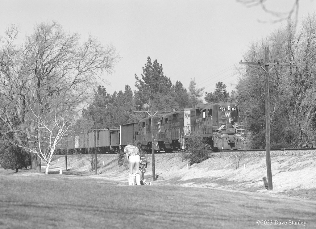 The Putt Work extra 704 West passes the Sunol Golf Course,… Flickr
