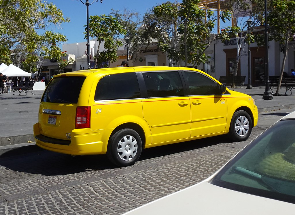 Chrysler Town & Country Taxi (2) rwcar4 Flickr