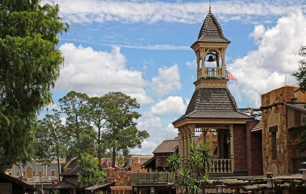 Frontierland Tower I believe it's Frontierland City Hall. … Flickr