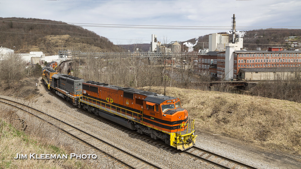 20230407 1346 B&P 3888 on SIRI, Domtar Paper, Johnsonbur… Flickr