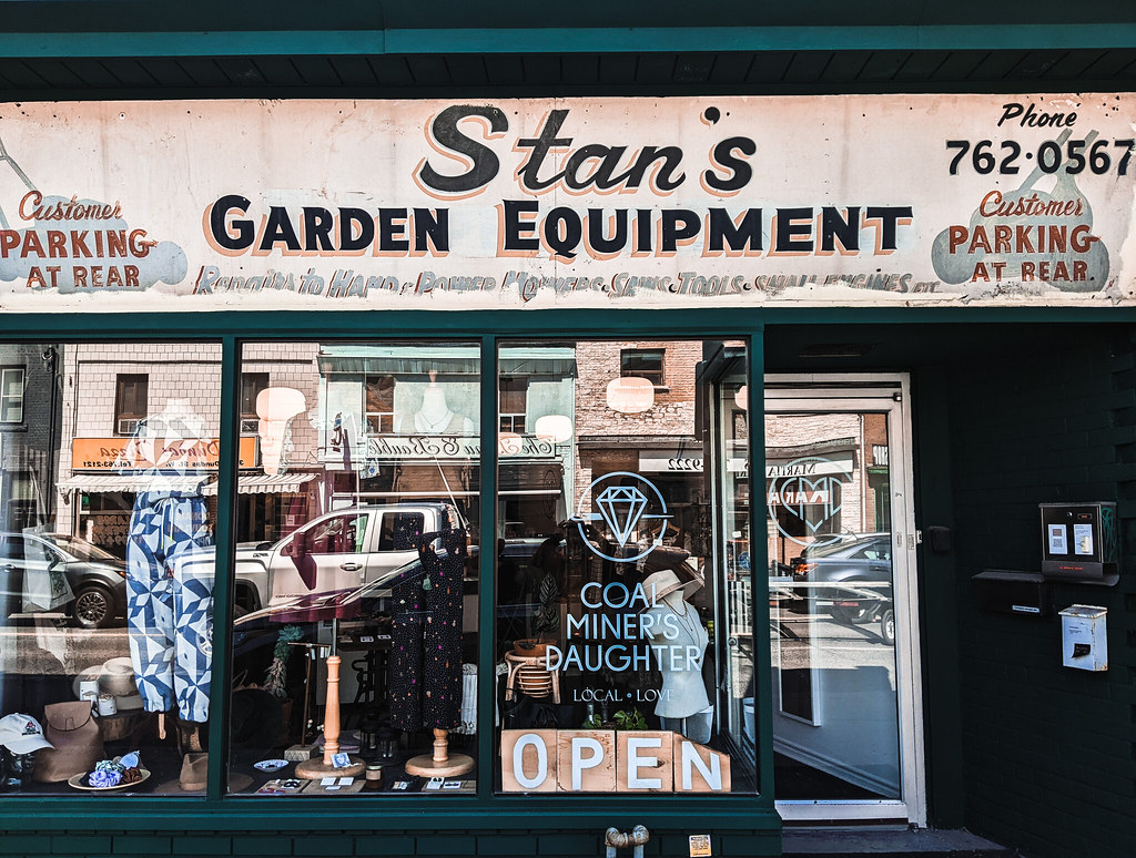 uncovered / stan's garden equipment foto orange Flickr