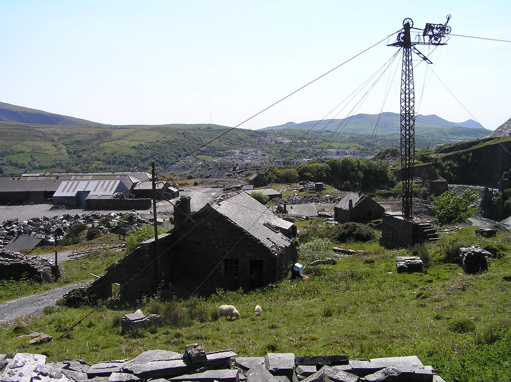 Pen yr Orsedd slate quarry showing disused aerial reopway … Flickr