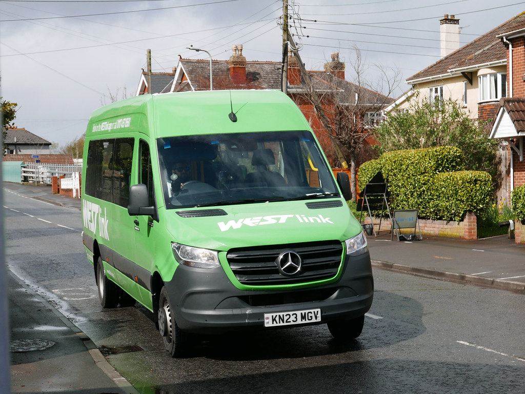 KN23MGV WESTlink , Bristol EZec Medical Transport Service… Flickr
