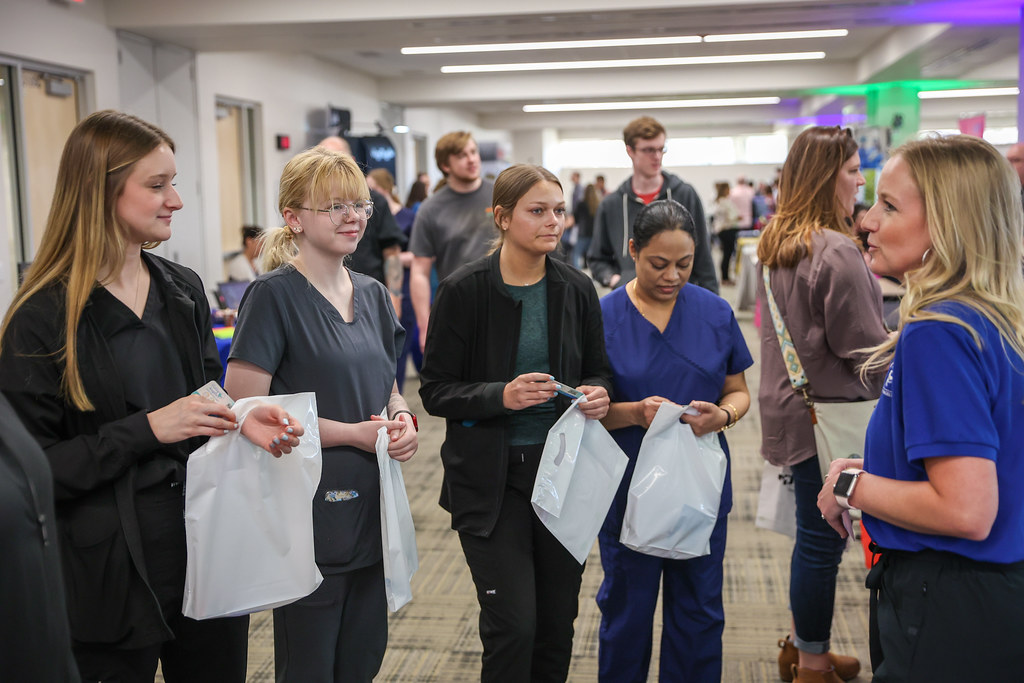 MoraineParkTechnicalCollegeFutureCareerJobFair2023… Flickr
