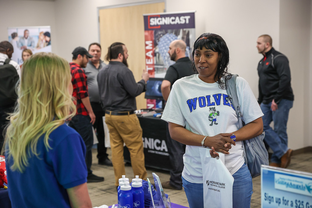 MoraineParkTechnicalCollegeFutureCareerJobFair2023… Flickr