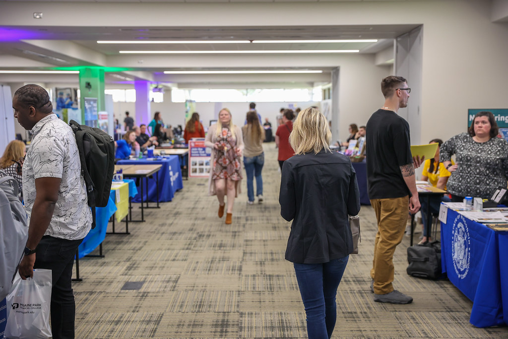 MoraineParkTechnicalCollegeFutureCareerJobFair2023… Flickr