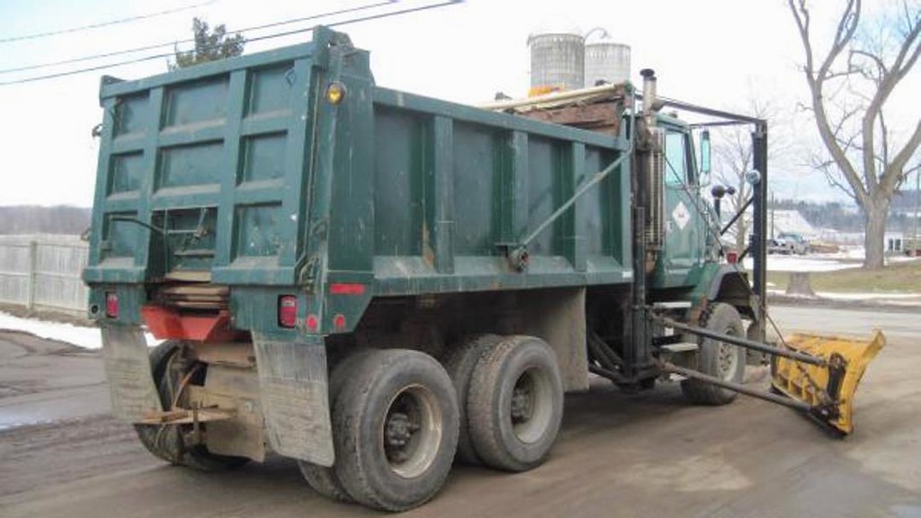 Town of Canajoharie, NY 1991 Autocar ACL66B 6x6 dumpplow … Flickr