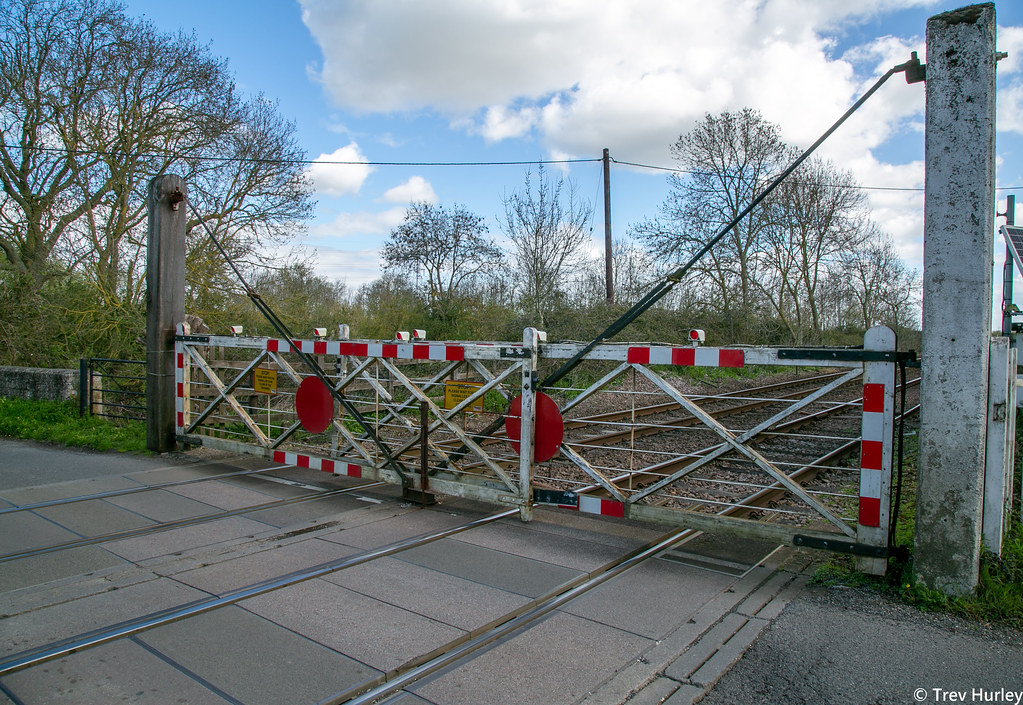 BW6A1975 Uffington crossing gates Trev 'Big T' Hurley Flickr