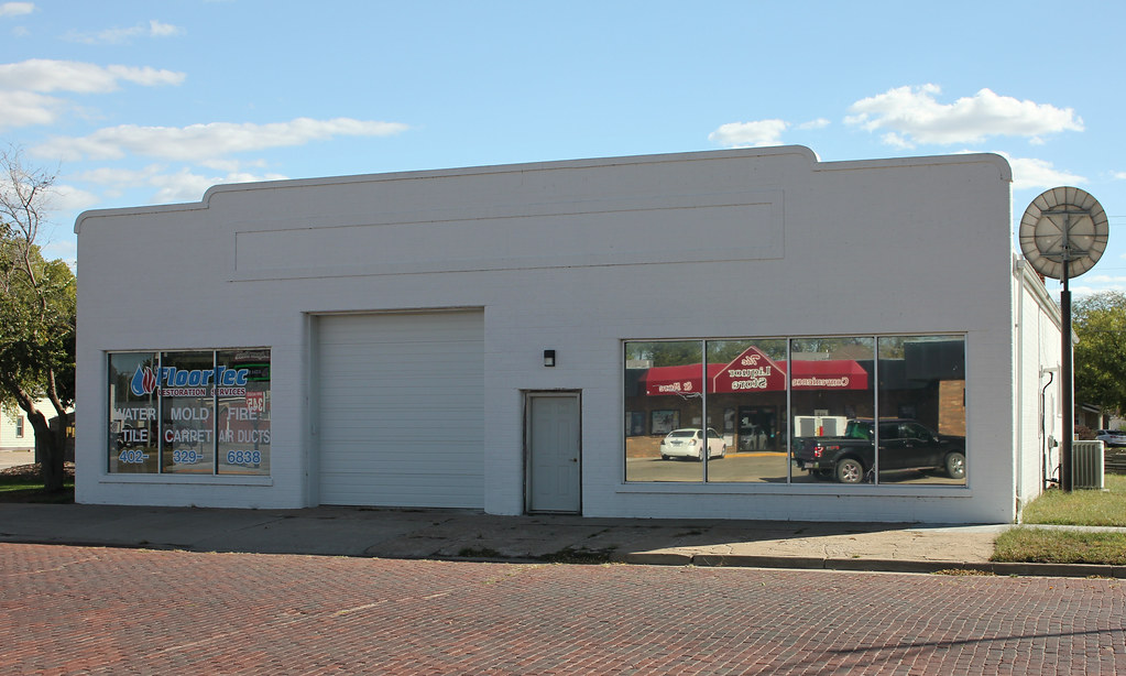 Lambrecht Chevrolet Building Pierce, NE Formerly a small… Flickr