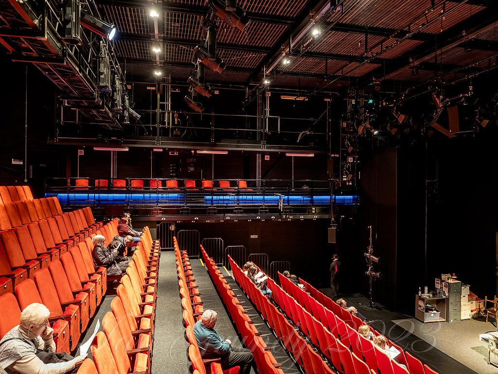 Leicester Curve 7137 Leicester Curve the main house seats … Flickr