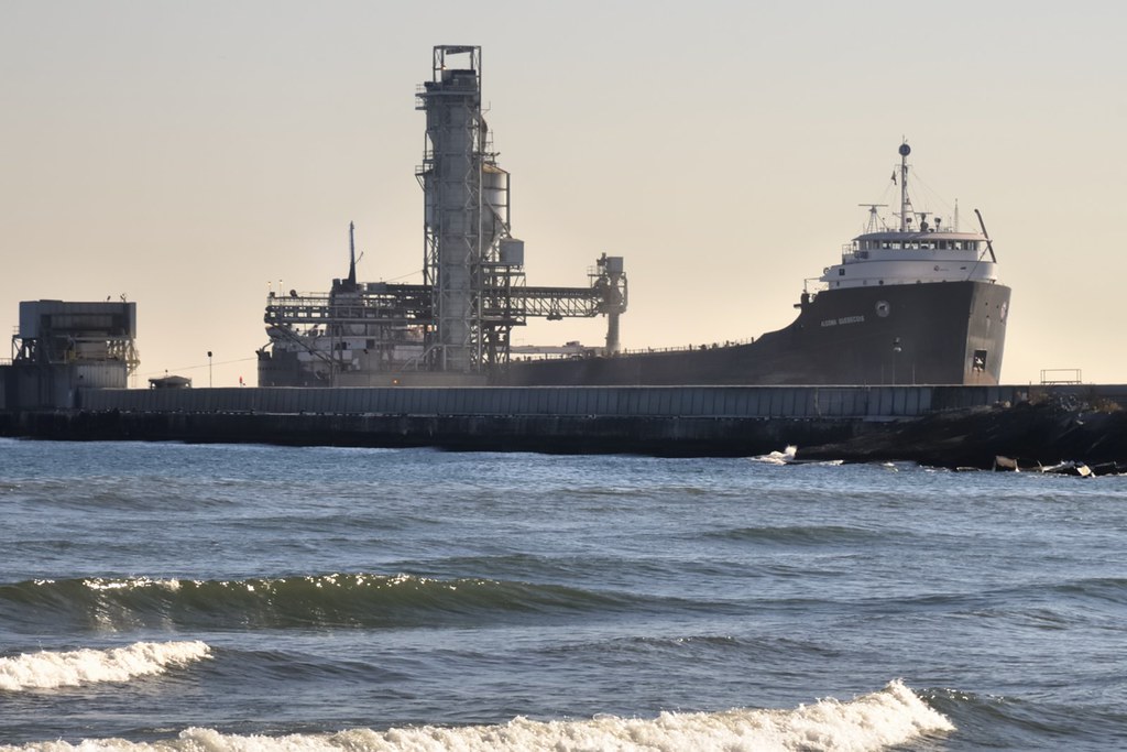 Algoma Québécois bulk lake freighter at Clarkson Lake Onta… Flickr