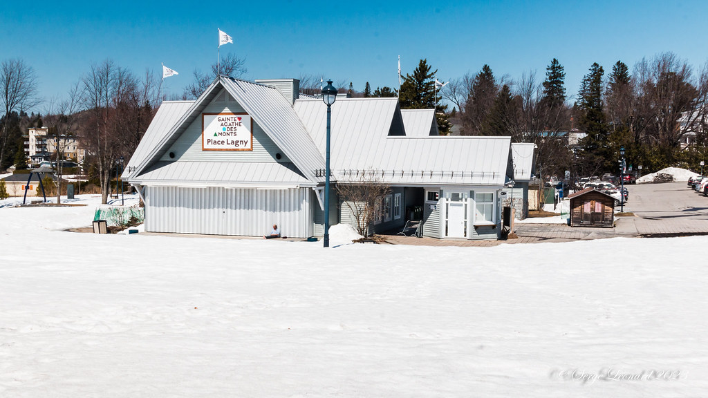 230413 Ville de SainteAgathedesMonts 2769 Place Lagny … Flickr