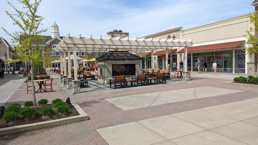 20230414 Gloucester Premium Outlets Jim Zigman Flickr