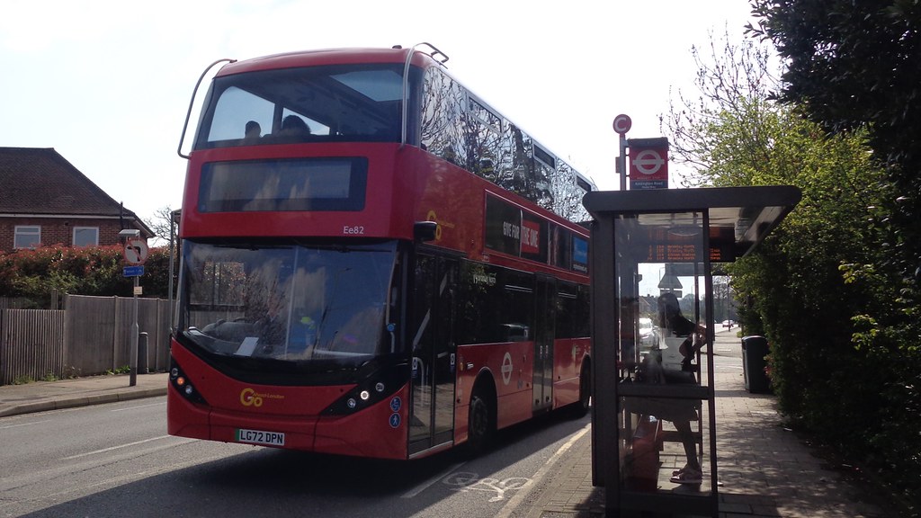 Addington Road, Coney Hall Roundabout GoAhead's Ee82 havi… Flickr