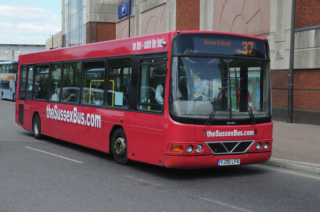 YJ06 LFA Crawley Bus Station, Crawley, We… Flickr