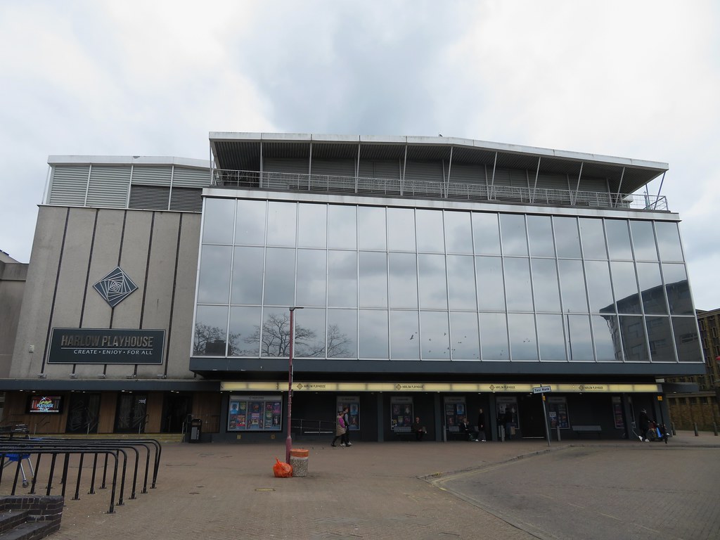 Harlow Playhouse portemolitor Flickr