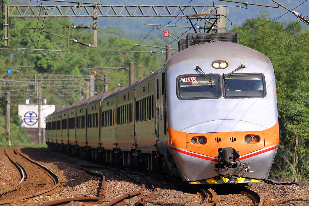 TRA, Tze-Chiang Limited Express, E1000(PP), Yilan Line | Flickr