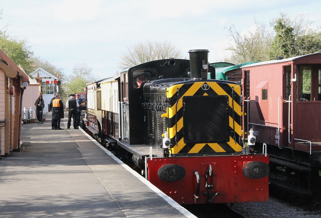 D2152, Blunsdon D2152 at Blunsdon with the "vintage train"… Flickr