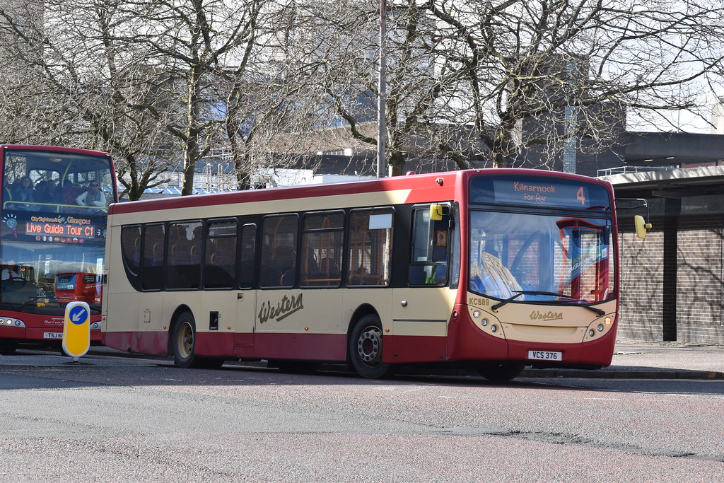 28689 at Buchanan Bus Station 28689 VCS 376 entering Bucha… Flickr