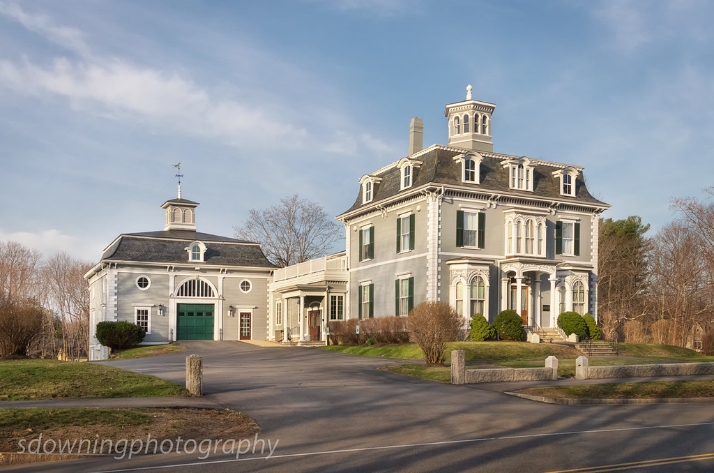 Classic Beauty Kennebunk, ME Stately home on Summer Street… S