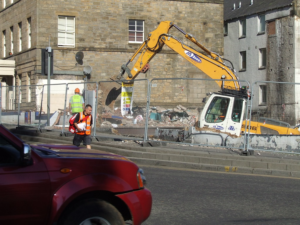 Demolition of Royal Garage Cupar These photos are from 201… Flickr
