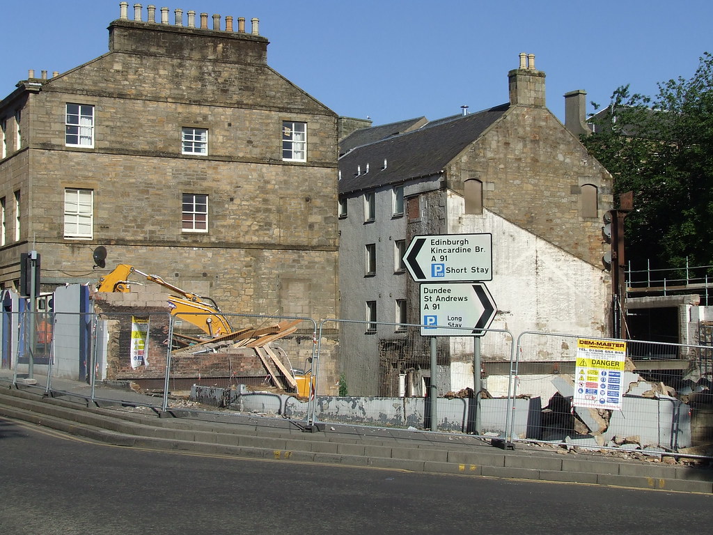 Demolition of Royal Garage Cupar These photos are from 201… Flickr