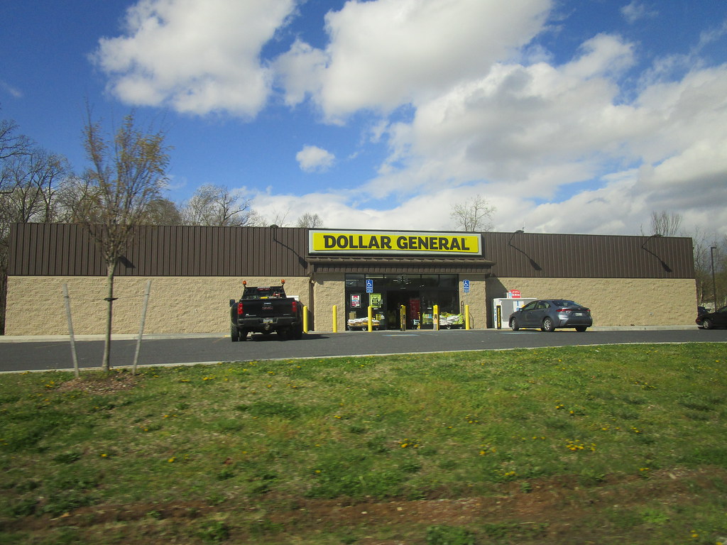 Dollar General Bonneauville, PA. April 2022. … Flickr