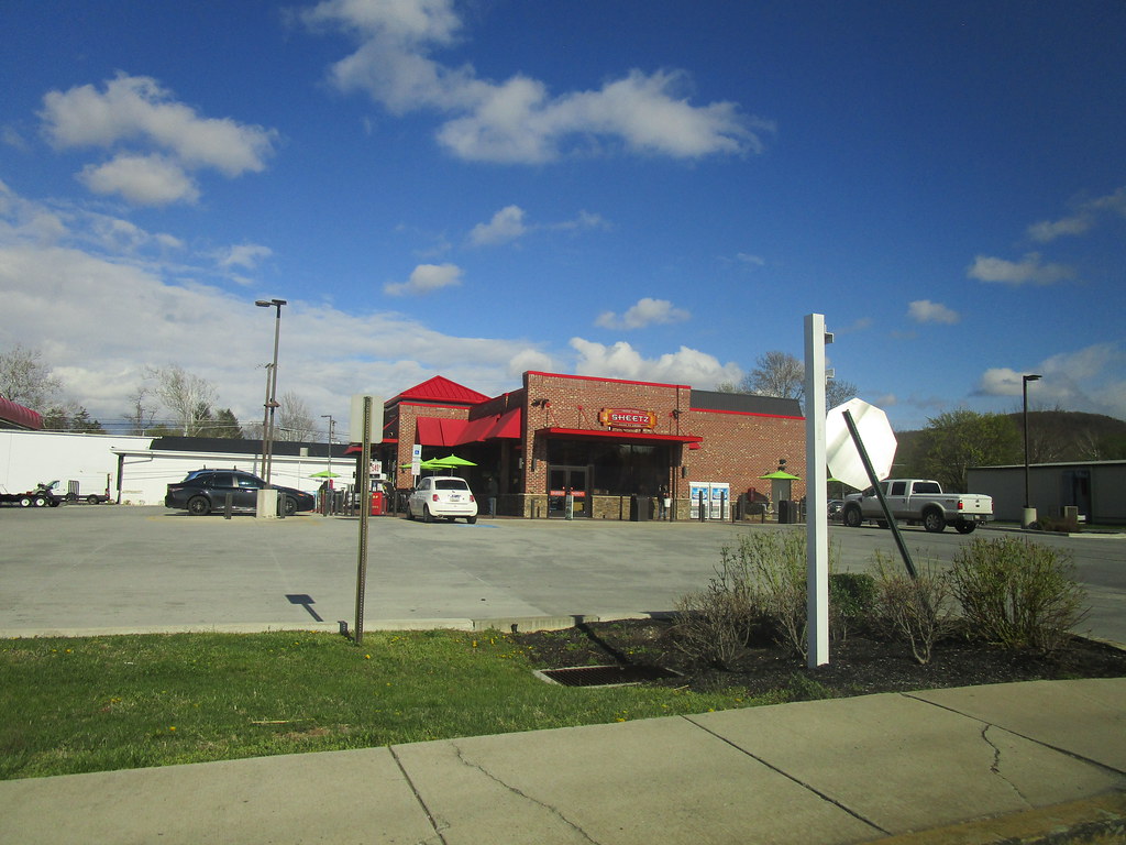 Sheetz Mt. Holly Springs, PA. April 2022. … Flickr