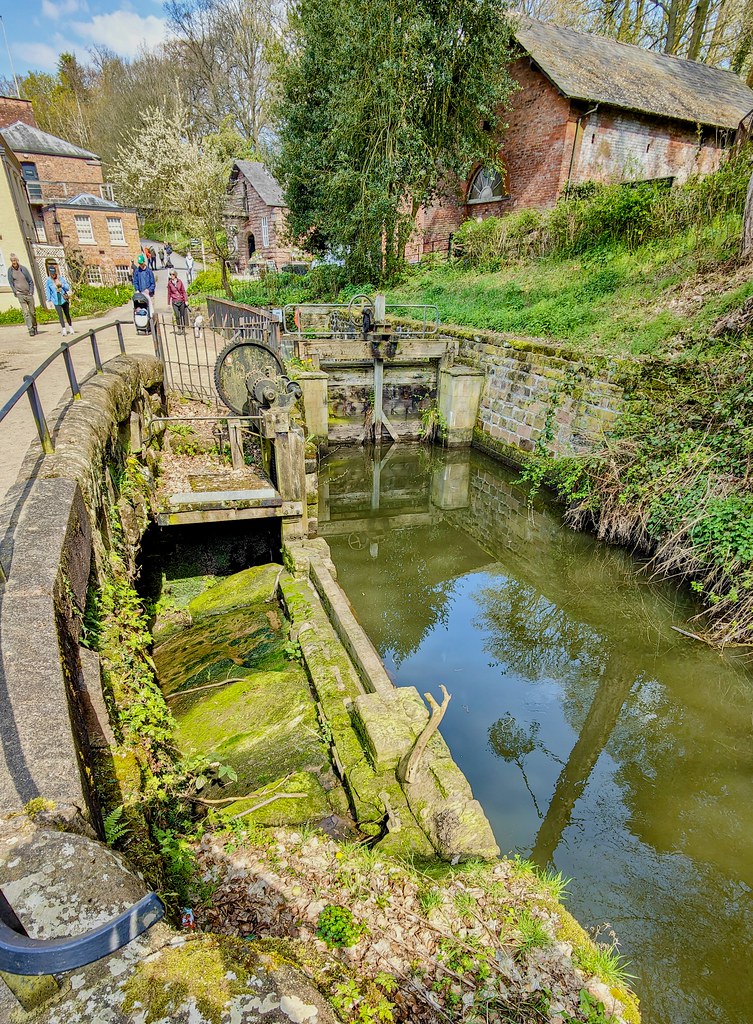 LOCKS ON THE APPROACH TO THE MILL... Shots taken during a … Flickr