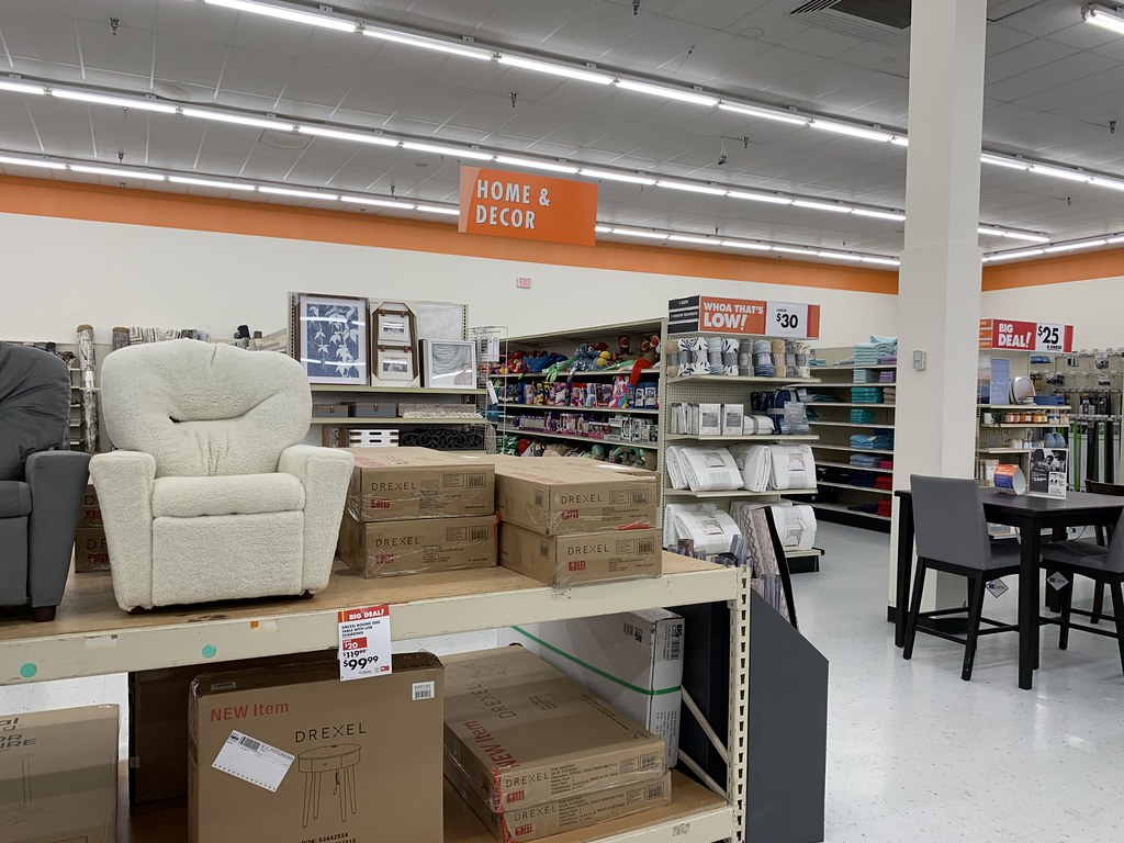 Big Lots interior Big Lots 1169 (45,000 square feet) 8533… Flickr