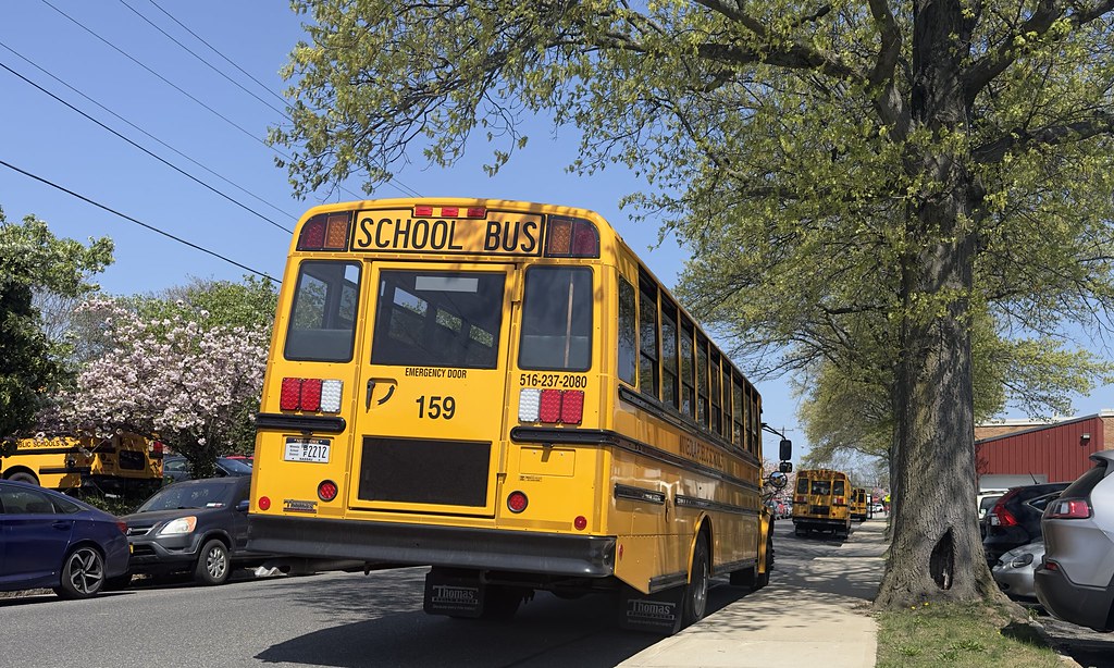 Mineola Public Schools 159 ft. 154 2022 & 2020 Thomas Saf… Flickr