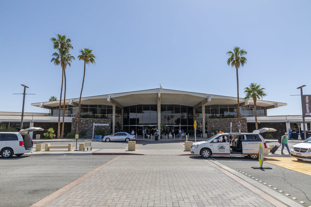 Palm Springs International Airport ElizabethIris Flickr