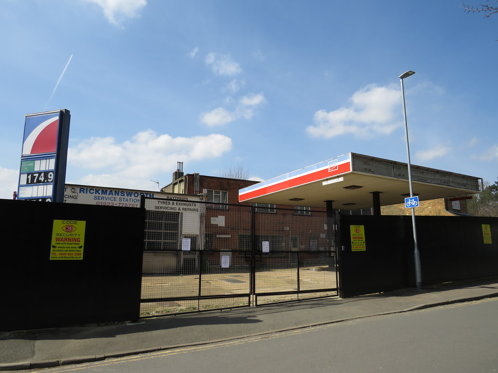 Former Petrol Station Victoria Close, Rickmansworth, Her… Flickr