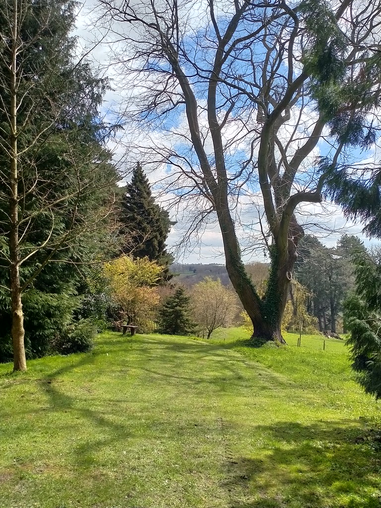 IMG20230415130449 Hergest Croft Gardens golygfa Flickr