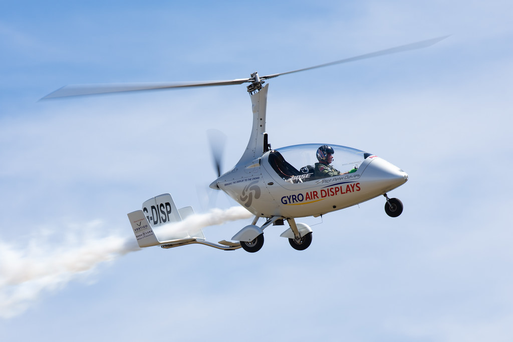 Calidus GDISP Peter Davies of Gyro Air Displays performs … Flickr