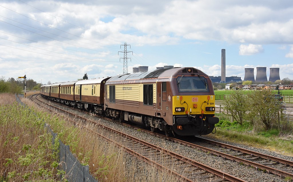 67024 5Z39 Hall Nook Crossing, Penketh Making a rare a… Flickr