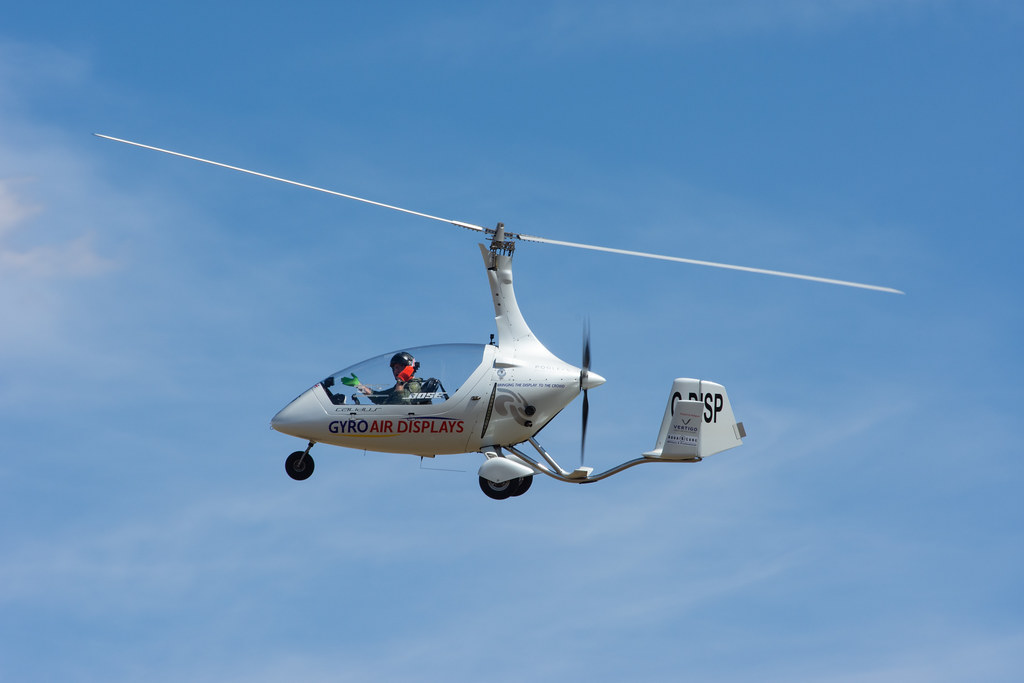 Calidus GDISP Peter Davies of Gyro Air Displays performs … Flickr